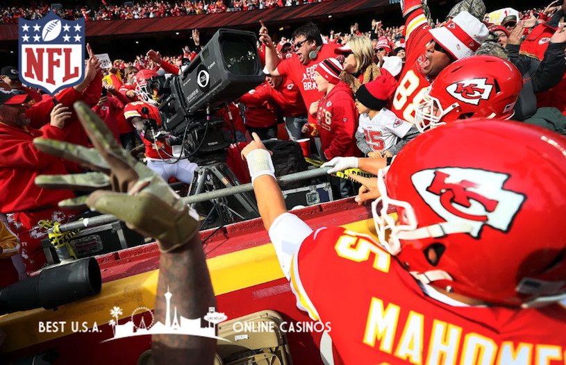 Tyreek Hill Grabs TV Camera in Celebration